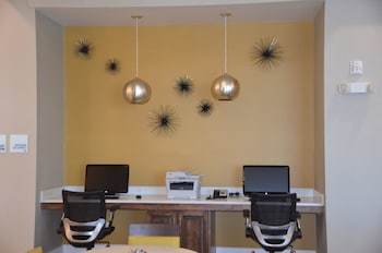 Holiday Inn Express Hotel & Suites Albany