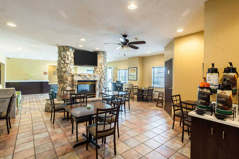 Hotel Quality Inn & Suites