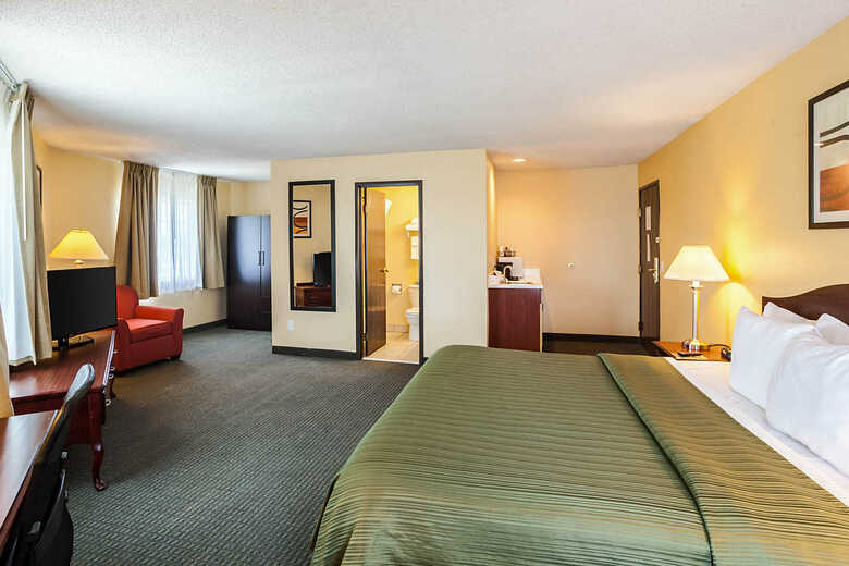 Hotel Quality Inn & Suites