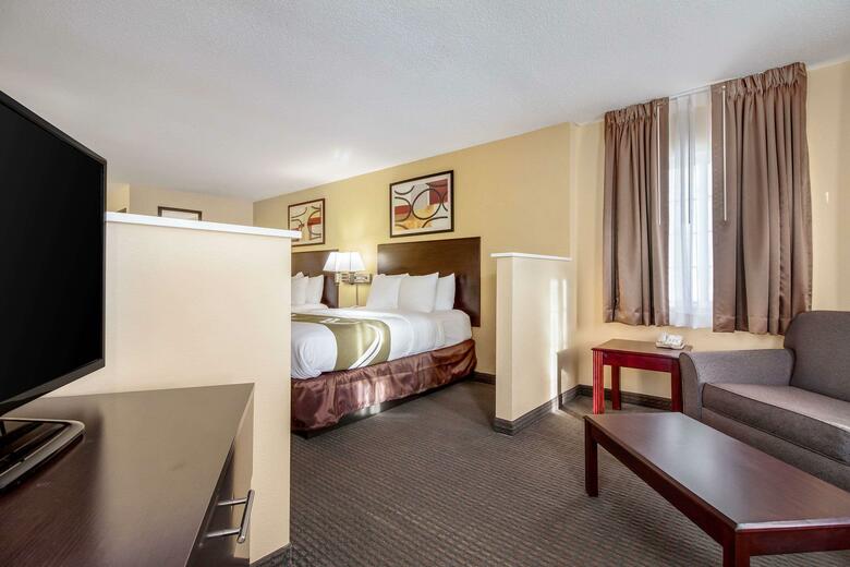 Hotel Quality Inn & Suites