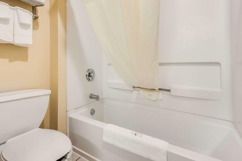 Hotel Quality Inn & Suites