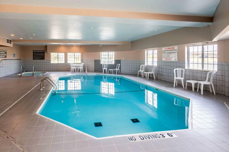 Hotel Quality Inn & Suites