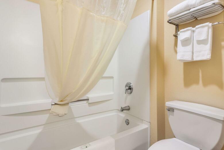 Hotel Quality Inn & Suites