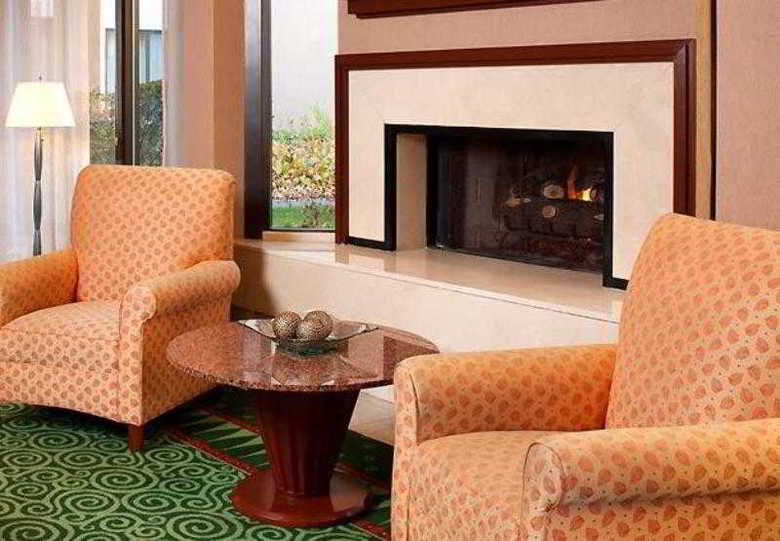 Hotel Courtyard By Marriott Detroit Livonia