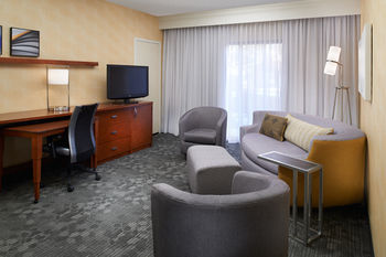 Hotel Courtyard By Marriott Detroit Livonia