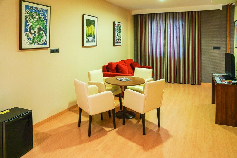 Hotel Sercotel Riscal