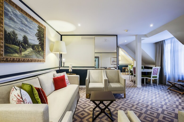 Hotel Le Claridge Champs-elysees Fraser Suites