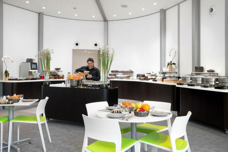 Hotel Holiday Inn Paris-porte De Clichy