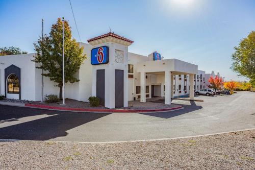 Motel 6 Santa Fe Central
