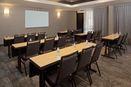 Hotel Courtyard By Marriott Richmond Airport