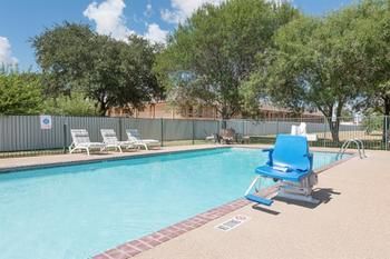 Hotel Manor Inn College Station