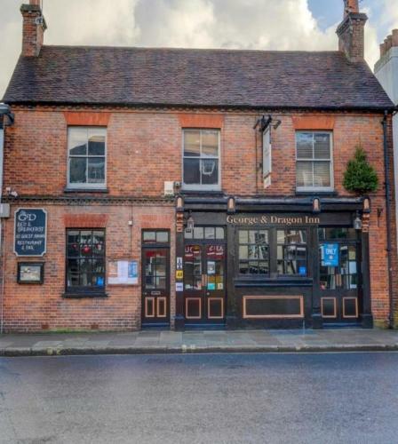 Hostal George And Dragon Inn