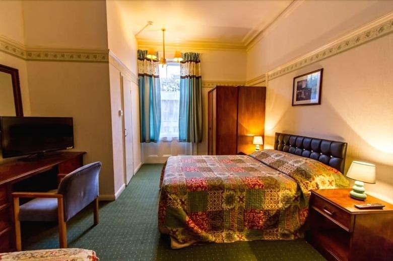 The Carlton Hotel