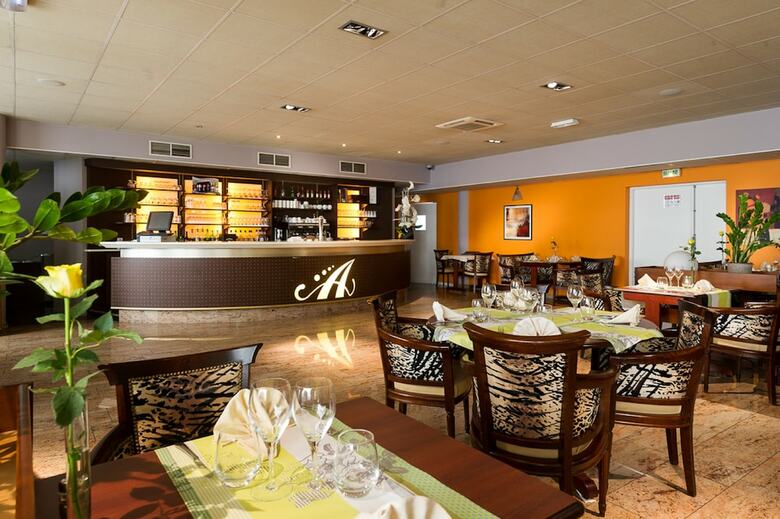 Hotel H�tel Marso