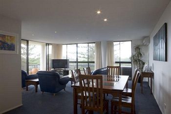 Pacific Towers Apartments