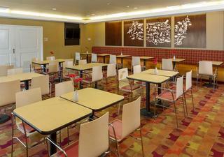 Hotel Towneplace Suites Buffalo Airport