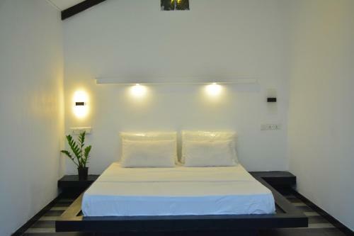 Posada Midigama Holiday Inn