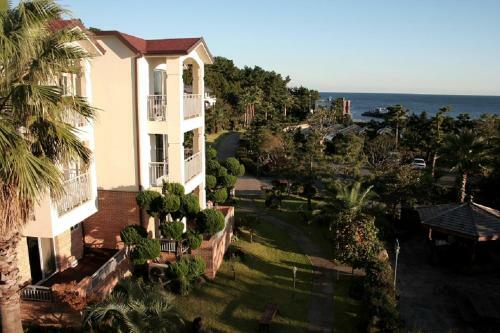Sunnyville Resort