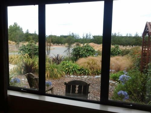 Bed & Breakfast Number Six Homestay