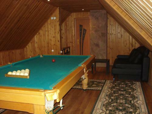 Hostal Dom Banya Guesthouse