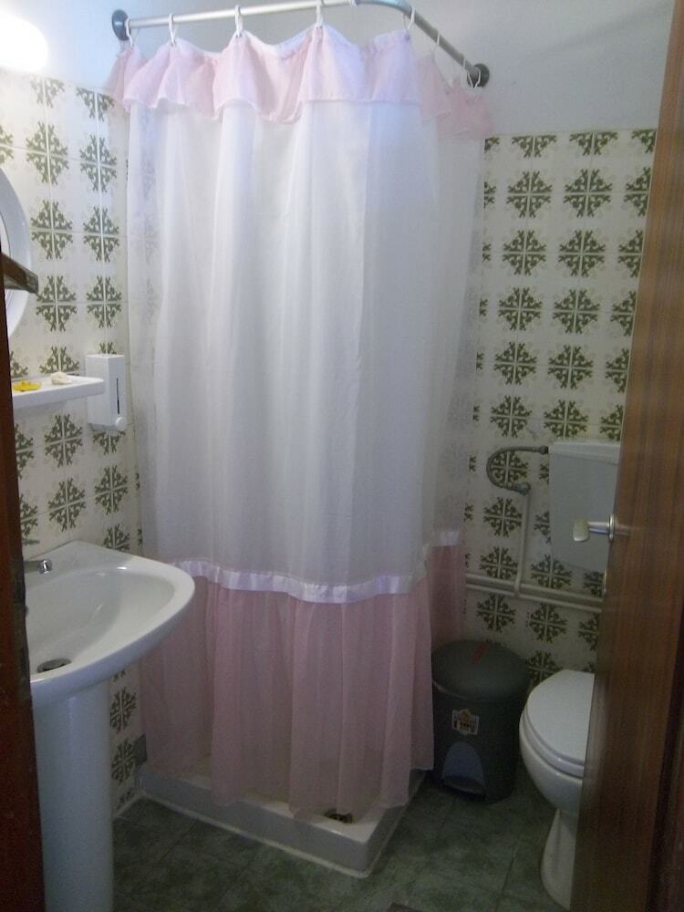 Hostal Athos Guest House-pansion