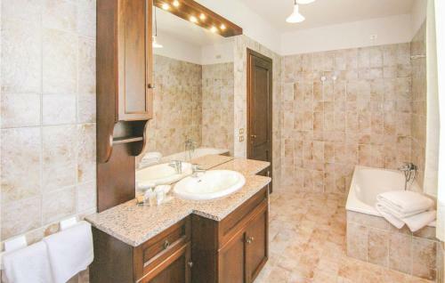 Holiday Home Il Lago Nel Cuore 02