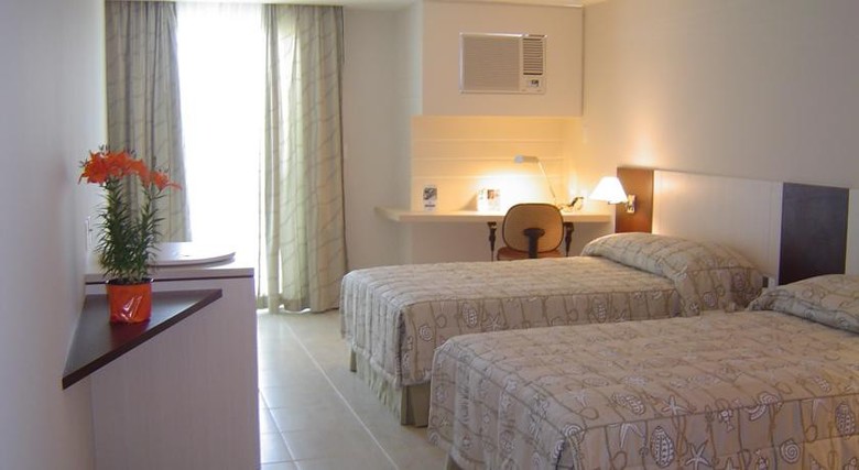 Hotel Comfort Suites Maca�