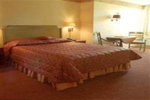 Hotel Country Inn & Suites