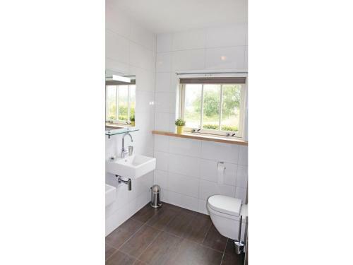 Holiday Home De Turfhoeke 04