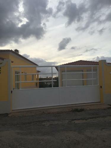 P�r-do-sol Villa