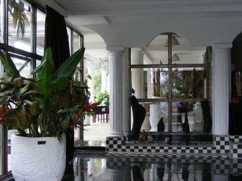 Hostal La Villa Des F�es