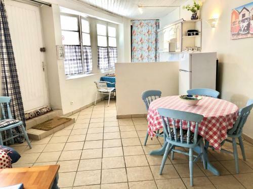 Holiday Home Petite Maison Bleue