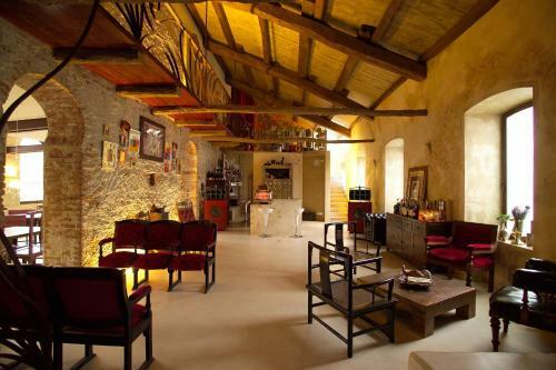 Hostal Casa Baladin Ristorante Birrario Con Camere