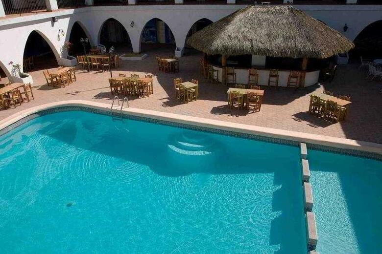 Hotel Hacienda Bugambilias