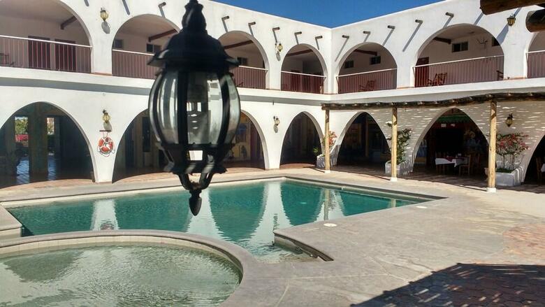 Hotel Hacienda Bugambilias