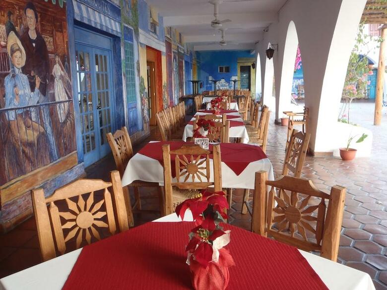 Hotel Hacienda Bugambilias