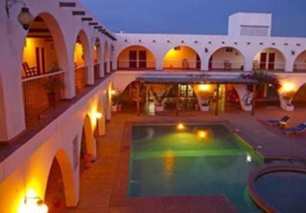 Hotel Hacienda Bugambilias