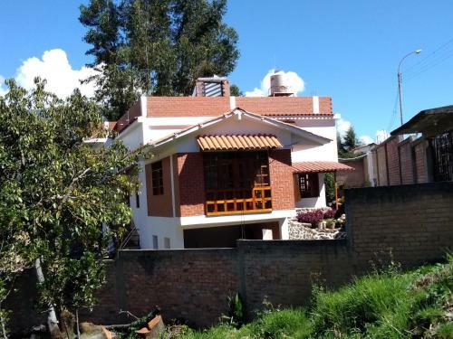 Hostal Alojamiento El Amanecer "el Patzawararin"