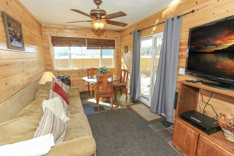 Lakeside Cabins