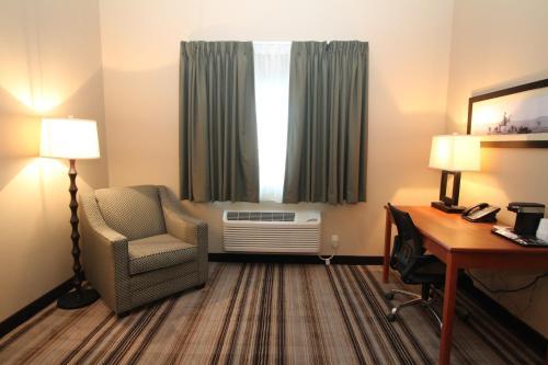 Hotel Bowman Lodge & Convention Center