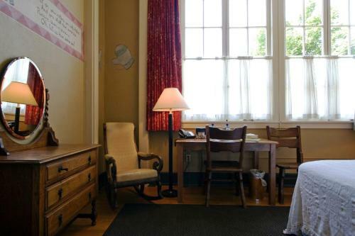 Hotel Mcmenamins Kennedy School