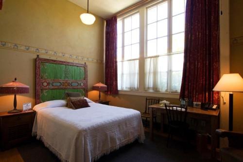 Hotel Mcmenamins Kennedy School