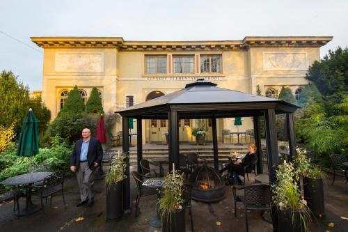 Hotel Mcmenamins Kennedy School
