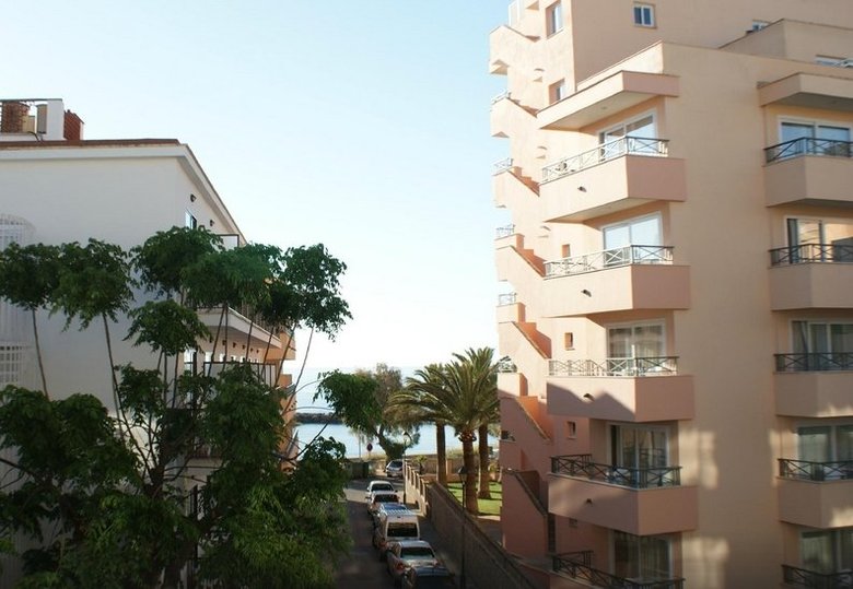 Sur Beach Hotel