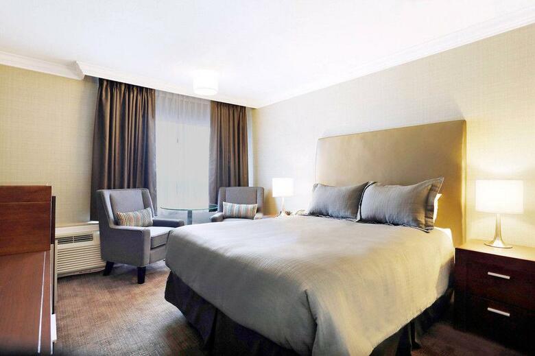 Sandman Hotel Vancouver Airport