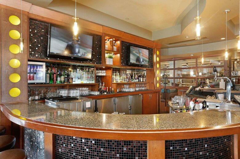 Sandman Hotel Vancouver Airport