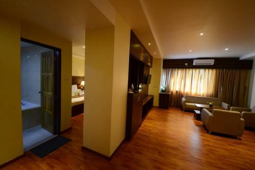 Silver Green Hotel