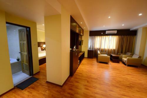 Silver Green Hotel