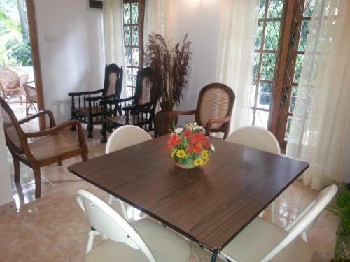 Uyan Apartment