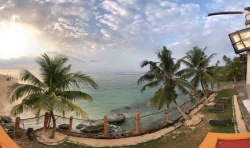 Hostal Sayuri Beach Hotel